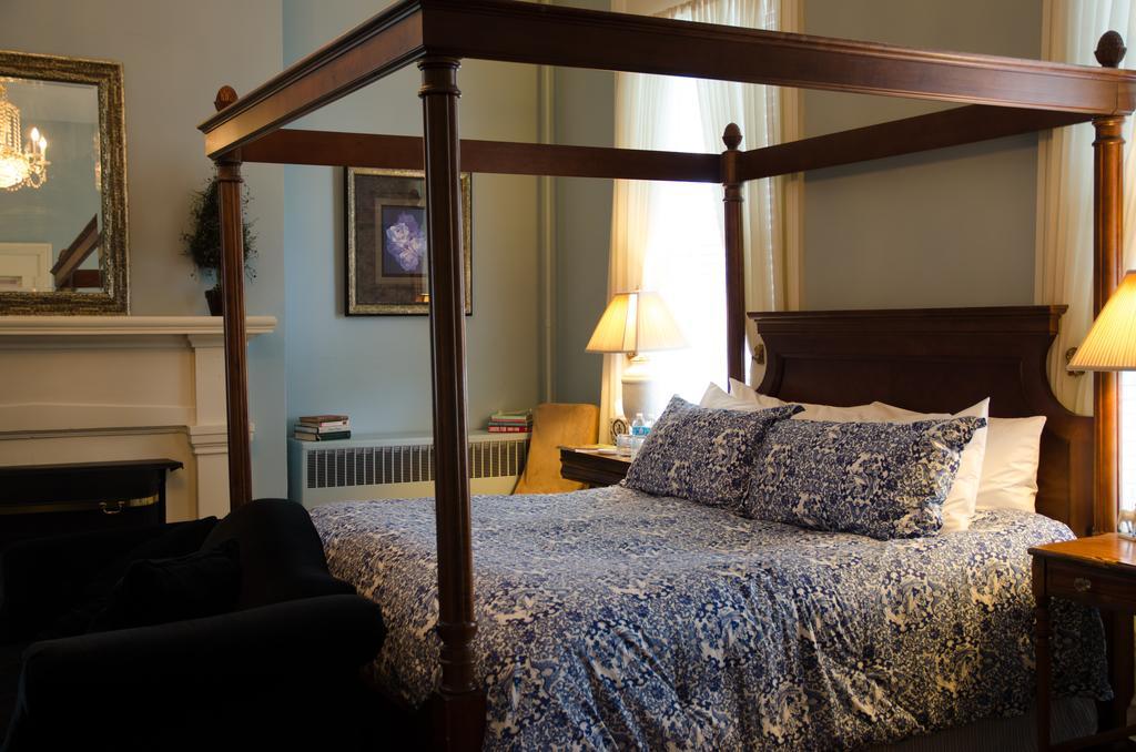 Bourbon Manor Bed & Breakfast Inn Bardstown Phòng bức ảnh